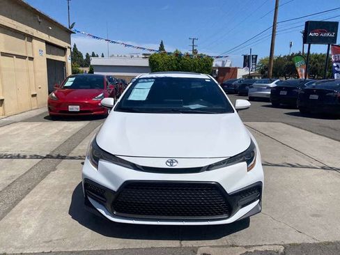 Used 2020 Toyota Corolla SE w/ SE Premium Package FWD image 7