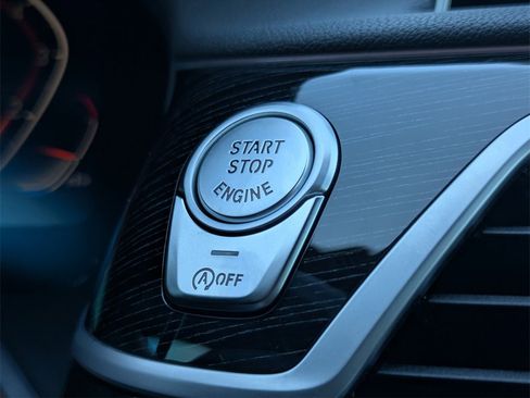 Used 2022 BMW 740i w/ M Sport Package image 24