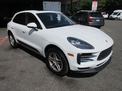 Used 2021 Porsche Macan AWD/4WD image 2