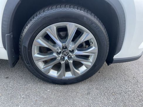Certified 2020 Toyota Highlander Limited AWD/4WD image 11