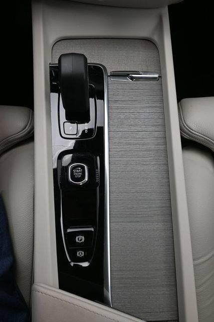 Used 2023 Volvo S60 B5 Ultimate w/ Climate Package FWD image 11
