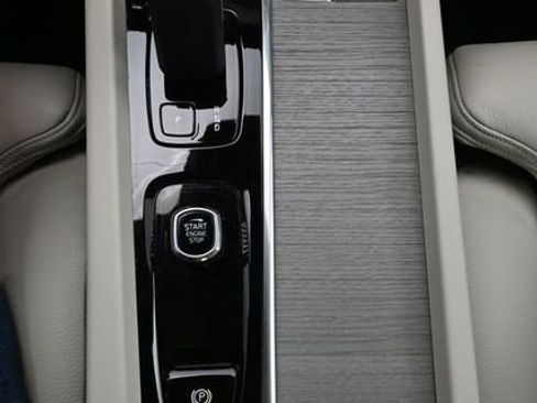 Used 2023 Volvo S60 B5 Ultimate w/ Climate Package FWD image 11