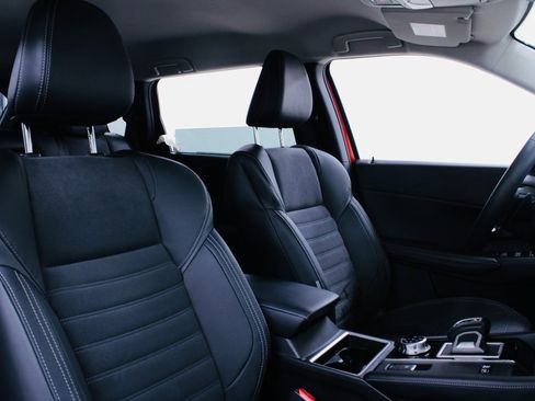 Used 2023 Mitsubishi Outlander SE image 27