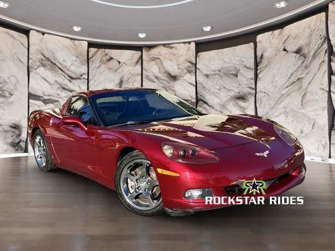 Used 2006 Chevrolet Corvette Coupe w/ Preferred Equipment Group RWD image 16