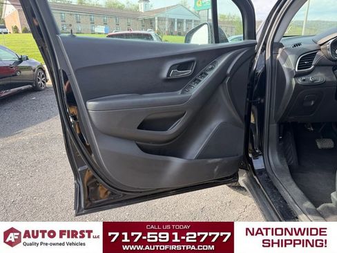 Used 2020 Chevrolet Trax LT FWD image 9