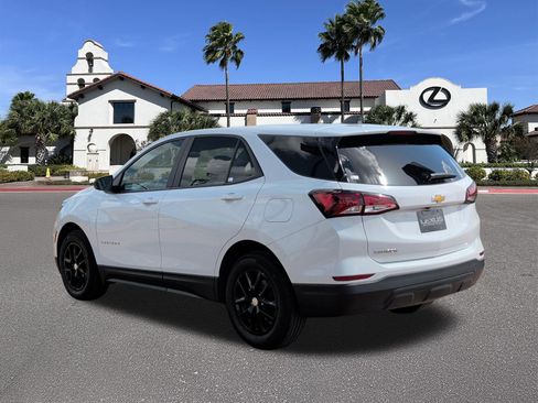 Used 2024 Chevrolet Equinox LS w/ LS Convenience Package FWD image 4