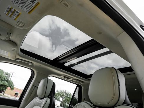 Used 2020 Lincoln Navigator Black Label w/ Cargo Convenience Package AWD/4WD image 4