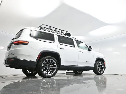 Used 2022 Jeep Wagoneer Series III w/ Premium Group I image 65