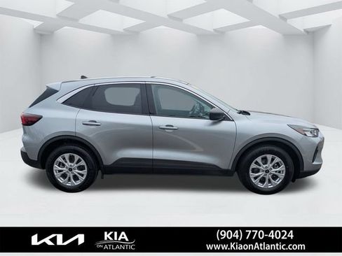 Used 2024 Ford Escape Active FWD image 2
