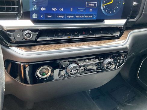 Used 2022 Chevrolet Silverado 1500 LT RWD image 31