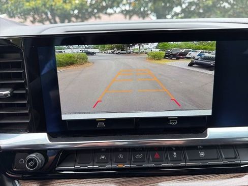 Used 2025 Chevrolet Silverado 1500 LT AWD/4WD image 26