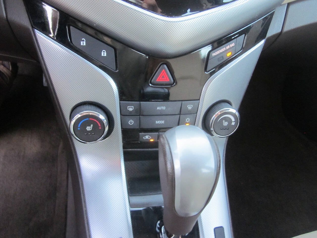Used 2012 Chevrolet Cruze LTZ FWD image 22