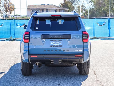 Certified 2025 Toyota 4Runner TRD Off-Road image 10