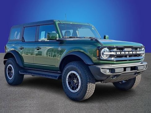 New 2025 Ford Bronco Outer Banks w/ Sasquatch Package image 2