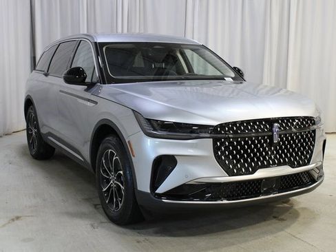 New 2026 Lincoln Nautilus Premier image 37