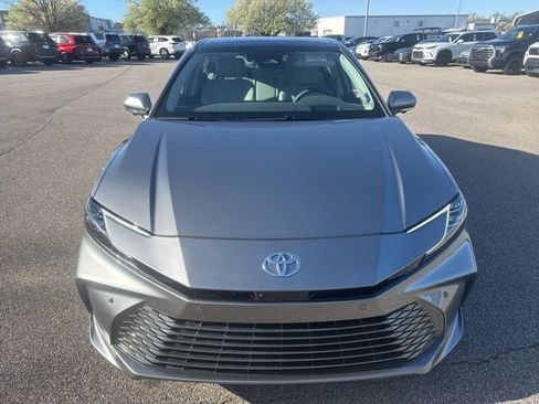 Used 2025 Toyota Camry XLE w/ Premium Plus Package image 8