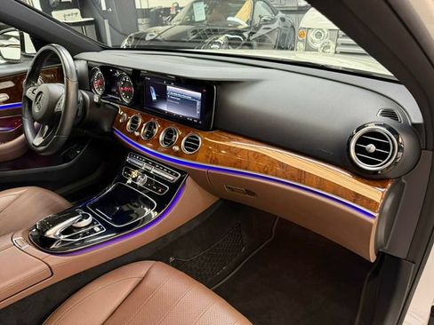 Used 2018 Mercedes-Benz E 300 4MATIC image 11