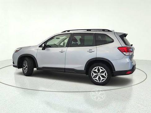 Used 2023 Subaru Forester Premium AWD/4WD image 3