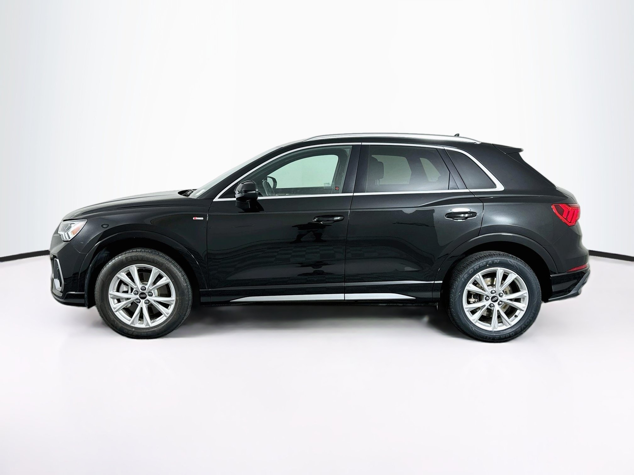 Used 2025 Audi Q3 2.0T Premium AWD/4WD image 4