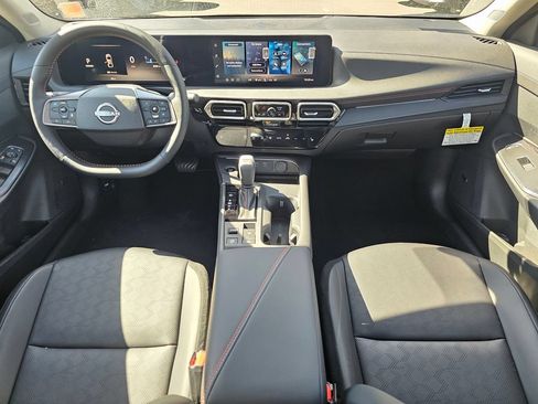 New 2026 Nissan Sentra SR w/ SR Premium Package FWD image 9
