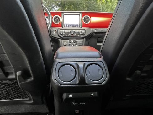 Used 2021 Jeep Wrangler Unlimited Rubicon image 38