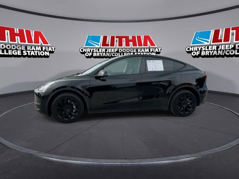 Used 2023 Tesla Model Y Long Range AWD/4WD image 4