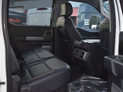 New 2025 Ford F350 Lariat w/ Lariat Ultimate Package image 13