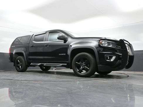 Used 2017 Chevrolet Colorado LT w/ Midnight Edition AWD/4WD image 34