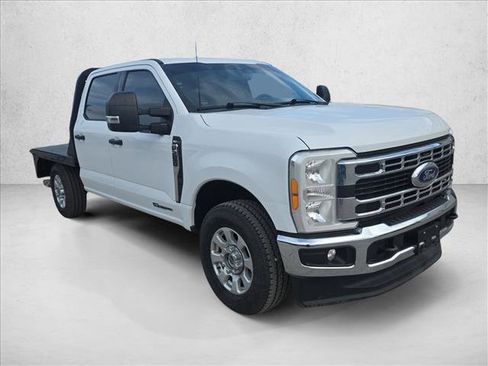 Used 2023 Ford F250 XLT w/ F-250 >10K GVWR Package AWD/4WD image 7