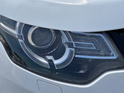 Used 2017 Land Rover Discovery Sport HSE AWD/4WD image 11