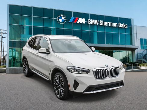 Used 2023 BMW X3 sDrive30i w/ Convenience Package RWD image 3