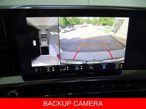 Used 2023 GMC Sierra 1500 SLT w/ SLT Premium Plus Package AWD/4WD image 16