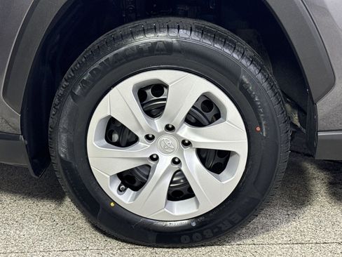 Used 2024 Toyota RAV4 LE AWD/4WD image 24