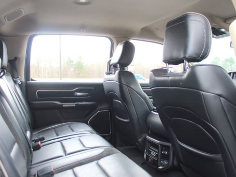 Used 2019 RAM 1500 Laramie w/ Off Road Group image 31