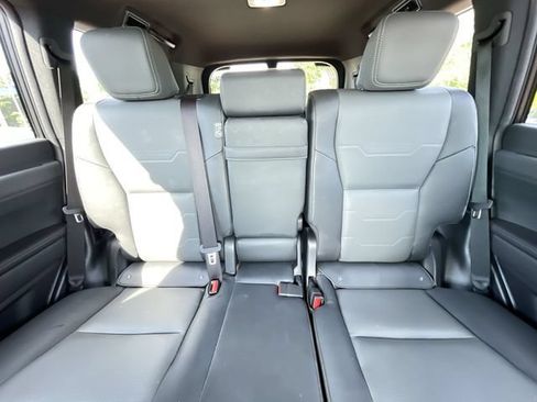 Used 2025 Lexus GX 550 w/ Accessory Package (2T) AWD/4WD image 16
