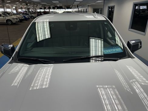 Certified 2025 GMC Sierra 1500 SLT image 12