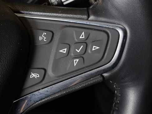 Used 2021 Chevrolet Equinox LT FWD image 19