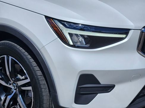 Used 2024 Volvo XC40 B5 Core AWD/4WD image 28