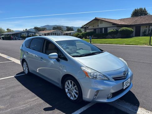 Used 2012 Toyota Prius V Five image 11