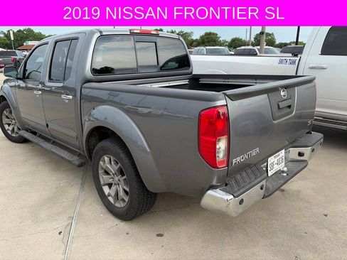 Used 2019 Nissan Frontier SL RWD image 3