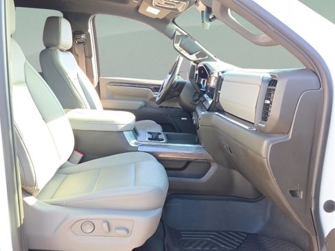 Used 2024 Chevrolet Silverado 2500 LTZ w/ LTZ Plus Package image 19