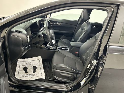 Used 2022 Kia Forte GT-Line w/ GT-Line Premium Package image 9