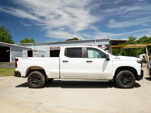 Used 2019 Chevrolet Silverado 1500 LT Trail Boss w/ Convenience Package AWD/4WD image 3