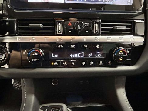 New 2026 Nissan Pathfinder SL image 19