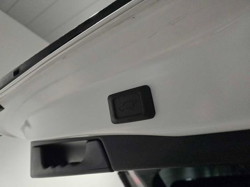 Used 2019 Toyota RAV4 XSE image 21