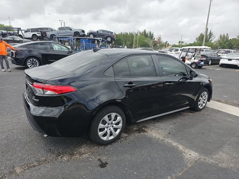 Used 2024 Toyota Corolla LE image 6