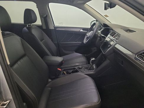 Used 2022 Volkswagen Tiguan SE AWD/4WD image 21