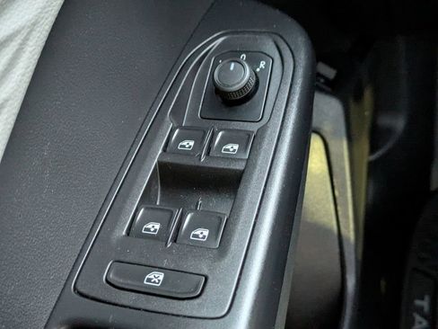 Used 2022 Volkswagen Taos S image 29