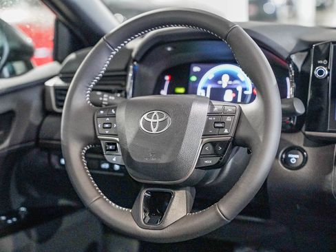 New 2026 Toyota Camry SE FWD image 18