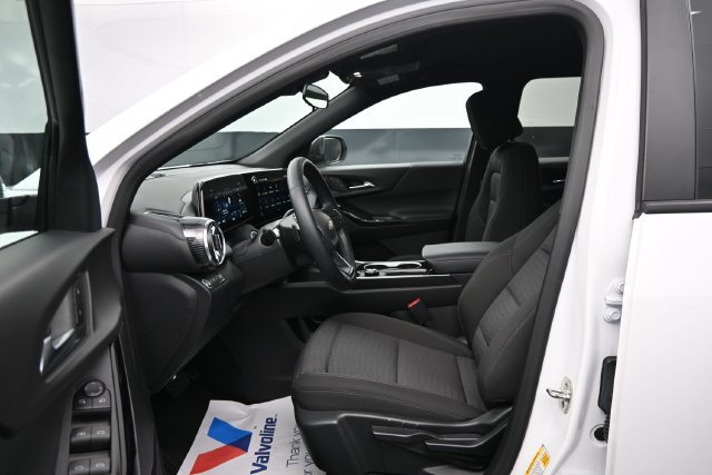 Used 2026 Chevrolet Equinox LT AWD/4WD image 10